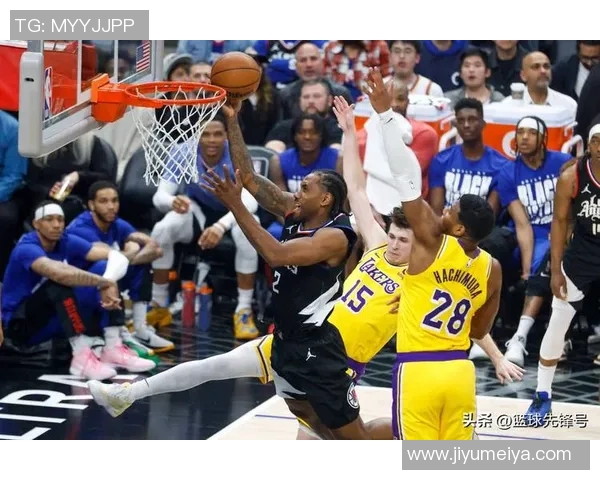 2013年NBA经典对决篮网与火箭的激烈碰撞与精彩瞬间回顾 2013年NBA经典对决篮网与火箭的激烈碰撞与精彩瞬间回顾