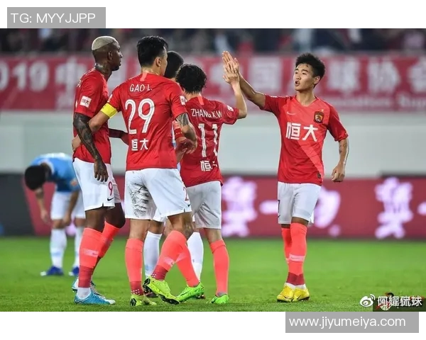 天津天海迎战广州富力争夺中超联赛关键三分的激烈对决